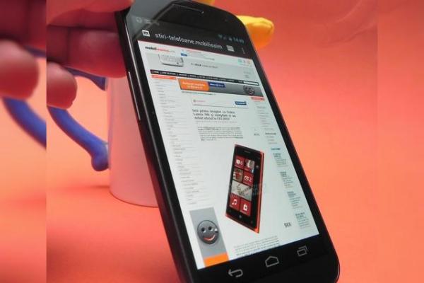 Review Samsung Galaxy Nexus - Android ajuns la maturitate, formatul de design ideal și câteva mici buguri de Început (Video)