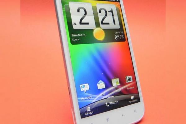 Review HTC Sensation XL - un HTC Titan cu Android și poate chiar mai puțin de atât (Video)