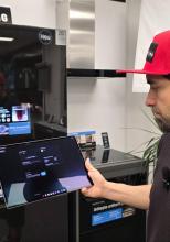 Am fost ca un copil la vitrina cu dulciuri: frigider Samsung controlat de pe tableta şi aspiratorul pe care „îţi sună telefonul”