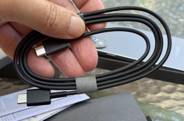 Samsung Galaxy S25 Edge Unboxing: IMG_9361.jpg