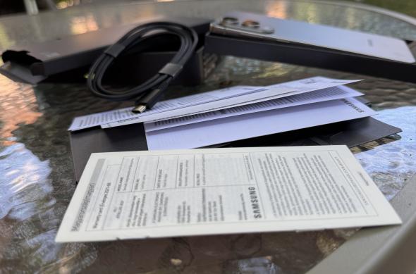 Samsung Galaxy S25 Edge Unboxing: IMG_9362.jpg