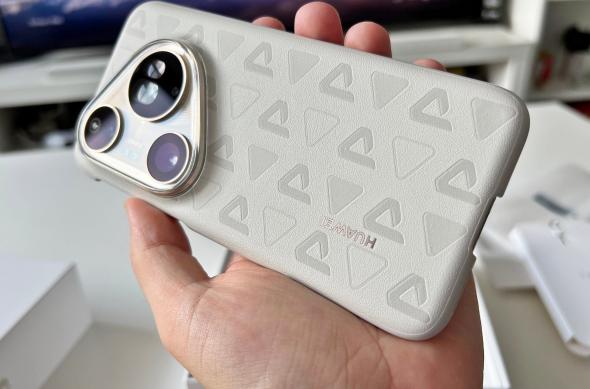 HUAWEI Pura 80 Ultra - Unboxing: HUAWEI-Pura-80-Ultra-Unboxing_013.jpg