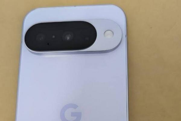 Pixel 10 Pro XL, aproape oficial: imagini reale, scor AnTuTu și comparație completă cu Pixel 9 Pro XL
