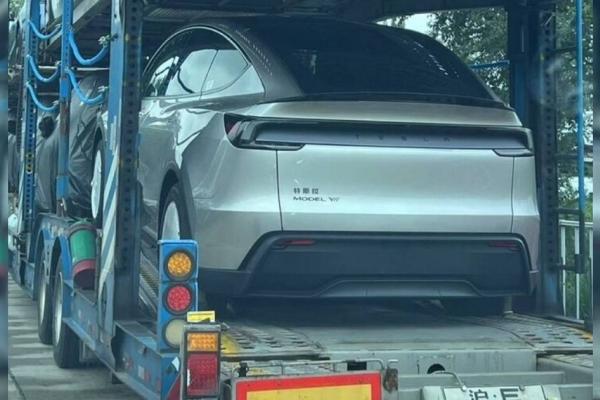 Tesla Model Y L apare în fotografii spion în China; Când vine şi ce ştim despre automobil?