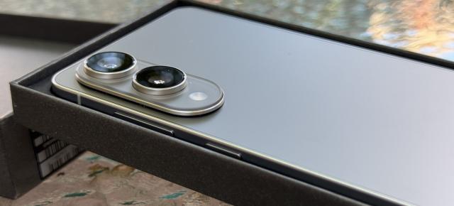 Samsung Galaxy S25 Edge Unboxing: cel mai subţire telefon din 2025 are mai multe în comun cu S25 Ultra decât crezi
