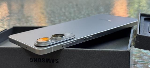 Când primeşte Samsung Galaxy S25 Edge actualizarea la One UI 8.0?