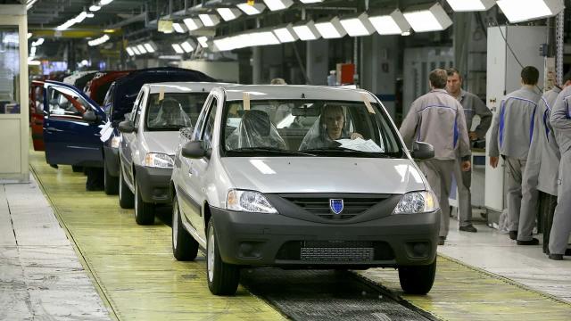 <b>Dacia Logan revine în actualitate și intră din nou în producție; Nu este vorba despre un facelift și nici despre Renault</b>Prima generație Dacia Logan reintră în producție, dar nu sub marca românească și nici cu implicare directă din partea Renault, scriu cei de la Profit.ro. Sub numele Pars Nova, modelul este reeditat în Iran de compania Pars Khodro, pe baza unei licențe...
