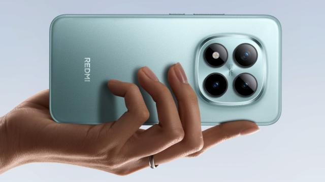 <b>Xiaomi lansează oficial Redmi Note 15 Pro Plus în China; primul telefon cu Snapdragon 7s Gen 4 și baterie de 7.000 mAh</b>Xiaomi a făcut oficial Redmi Note 15 Pro Plus, poziționându-l ca vârf de gamă în seria Note 15. Este totodată primul smartphone echipat cu noul procesor Snapdragon 7s Gen 4, deși acest chipset nu pare să aducă un salt major față de generația anterioară. 