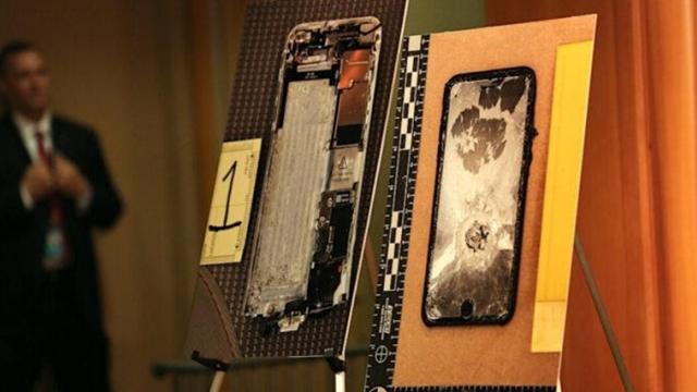 <b>Scandalul FBI - Apple revine, de data asta prin refuzul de a debloca iPhone-uri implicate într-un caz de crime dintr-o bază militară</b>Probabil mai ţineţi minte că acum 4 ani Apple s-a luat la trântă cu FBI, când a refuzat să deblocheze un iPhone 5C al unui atacator dintr-un atentat. Au urmat audieri, procese, scandaluri, ameninţări, dar Apple 