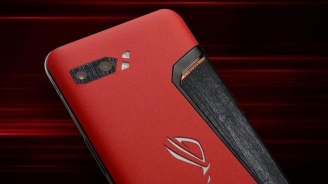 <b>ASUS ROG Phone II primeşte testul de cameră DxOMark, e la nivelul lui OnePlus 6, dar sub iPhone X</b>După ce au testat cele mai galonate telefoane ale lui 2019, cei de la DxOMark au ajuns în sfârşit şi la telefoane de gaming. Spre exemplu l-au testat pe ASUS ROG Phone II, care deşi are în mare aceiaşi senzori 