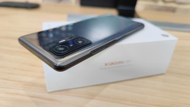 <b>Xiaomi 12T are dotările dezvăluite; Va sosi cu procesor Snapdragon 8+ Gen1 și încărcare la 120W</b>Prima mențiune a seriei Xiaomi 12T din online datează din data de 1 mai și de atunci nu am mai avut nici asociat, cel puțin nu până astăzi când aflăm dotările modelului de bază. Informațiile sosesc prin intermediul zvonacului Mukul Sharma și aflăm