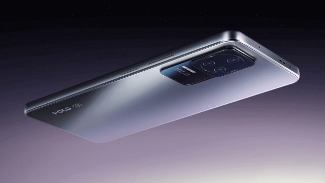<b>Preț și disponibilitate Poco F4 în România</b>Vara anului 2022 a adus pe piața smartphone și modelul POCO F4, un telefon cu multe elemente de atracție de la un ecran mare și cu refresh rate generos, la un procesor Snapdragon familiar și până la o cameră foto cu OIS. Cât costă acesta