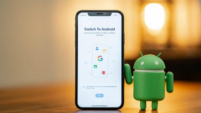 <b>Acum îți poți transfera datele de pe iPhone pe orice smartphone care rulează Android 12 prin intermediul aplicației "Switch to Android"</b>Google lansa în luna aprilie aplicația „Switch to Android” care permite utilizatorilor de iPhone să-și transfere fișierele pe noul telefon cu Android. Cu toate acestea, tool-ul a fost compatibil până astăzi doar în cazul transferului de pe iOS pe un