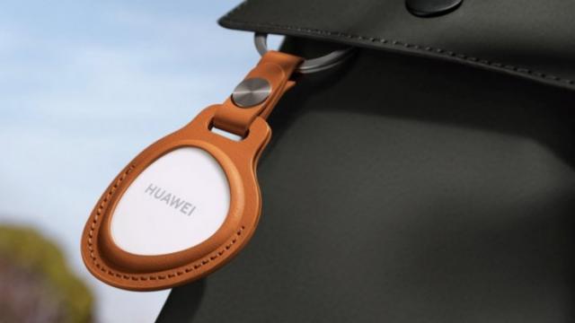 <b>Huawei Tag a sosit: breloc cu rol de smart tracker cu NFC </b>Chiar dacă segmentul trackerelor şi brelocurilor care îţi indică poziţia pe hartă e controversat acum, asta nu a oprit Huawei din a lansa ieri Huawei Tag. El a debutat odată cu telefoanele din seria Nova 10 şi vă spunem tot ce ne rezervă 
