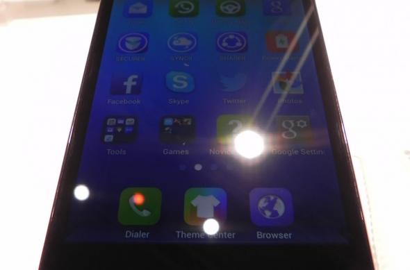 Lenovo S860 Hands on preview: phablet de 5.3 inch care poate Încărca alte telefoane (Retro MWC 2014 - Video): dscn4742jpg.jpg