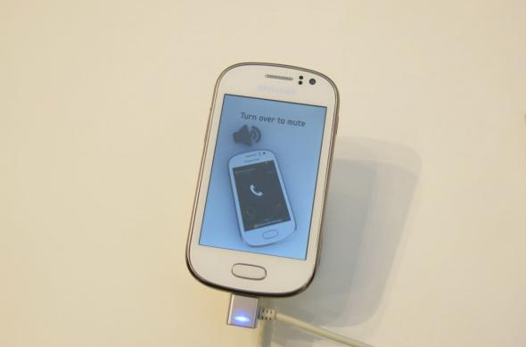 MWC 2013: Samsung Galaxy Fame În acțiune la Barcelona, Într-un hands on preview rapid (Video): samsung_galaxy_fame_3jpg.jpg