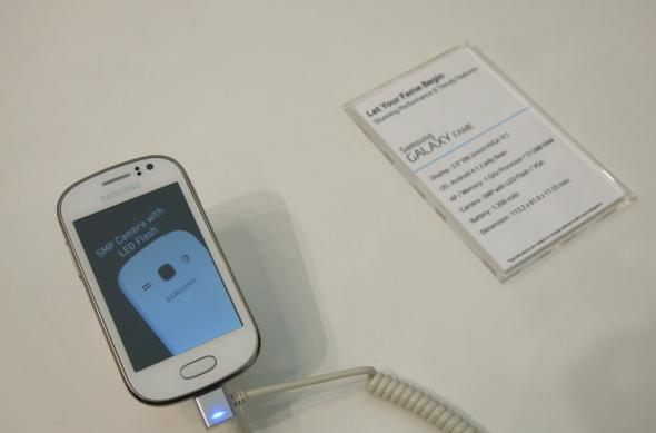 MWC 2013: Samsung Galaxy Fame În acțiune la Barcelona, Într-un hands on preview rapid (Video): samsung_galaxy_fame_1jpg.jpg