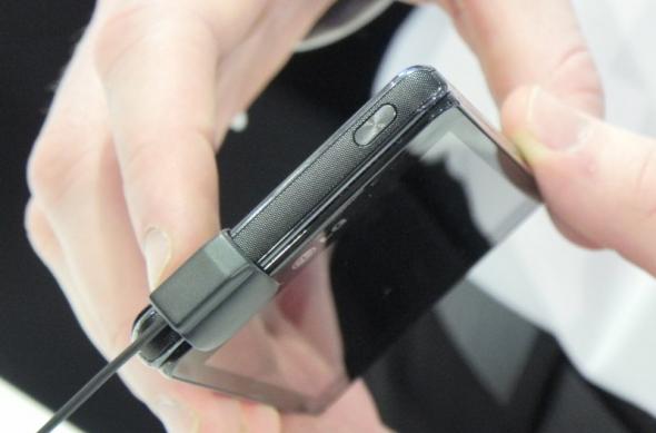 MWC 2012: LG Optimus 3D Max hands on preview - cel mai nou telefon 3D În acțiune din Barcelona (Video): dscn0358jpg.jpg