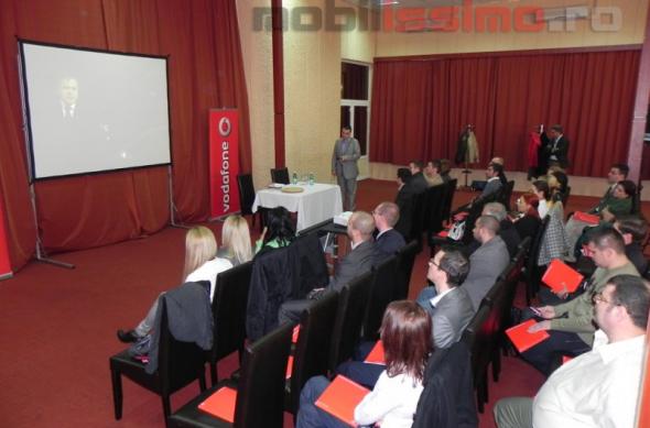 Vodafone Romania isi prezinta strategia pe urmatoarele luni: Tableta LG, iPhone 4 si multe surprize de sarbatori! (Video): vodafone_business_club_18.jpg