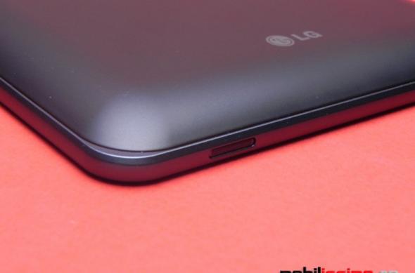 Review LG Optimus Pad - prima tabletă 3D nu iese În evidență și la capitole 2D (Video): lg_optimus_pad_mobilissimo_02.jpg