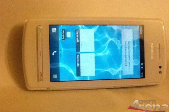 Nokia N5 - galerie foto și primele zvonuri: gsmarena_004.jpg
