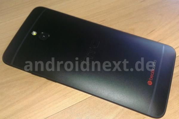 Noi imagini cu HTC One Mini ies la suprafață! Specificații confirmate