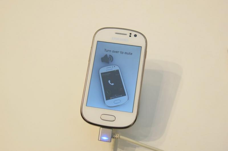 MWC 2013: Samsung Galaxy Fame În acțiune la Barcelona, Într-un hands on preview rapid (Video): samsung_galaxy_fame_3jpg.jpg
