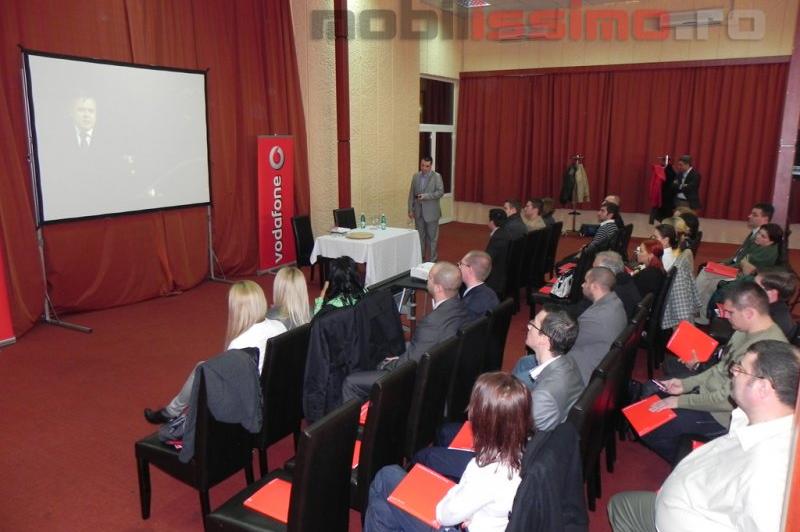Vodafone Romania isi prezinta strategia pe urmatoarele luni: Tableta LG, iPhone 4 si multe surprize de sarbatori! (Video): vodafone_business_club_18.jpg