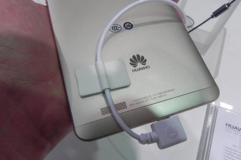 IFA 2014: Huawei Ascend Mate 7 hands on - mega phablet de 6 inch, cu scanner de amprente În spate (Video): dscn9408jpg.jpg