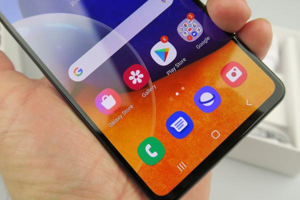 Samsung Galaxy A72 4G: OS, UI, aplicaţii cu 85% din experienţa Galaxy S21