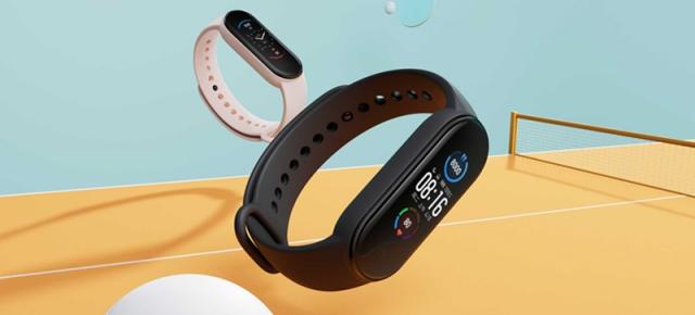 Populara brățară pentru fitness Xiaomi Mi Band 5 are parte de o reducere atractivă astăzi; Costă sub 60 de lei!