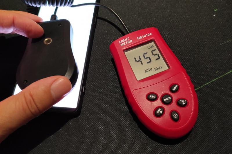 Luminozitate display Sony Xperia 1 III și ecranul văzut la microscop: Sony-Xperia-1-III_032.jpg