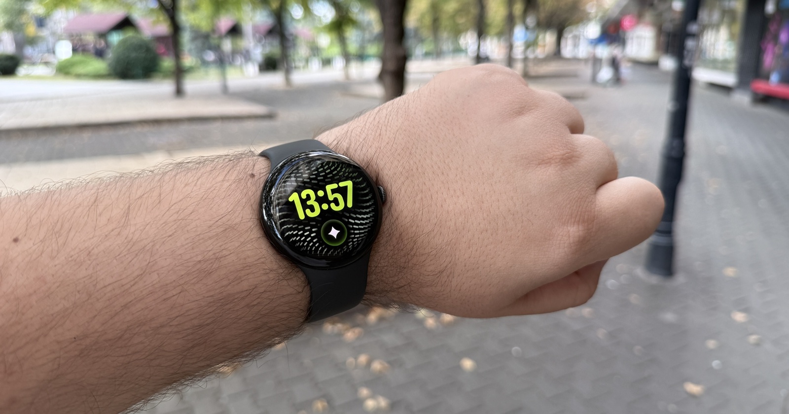 Google Pixel Watch 5 (45mm) Review: Minimalism, gesturi inteligente și o integrare excelentă cu ecosistemul Pixel; Un smartwatch care știe să fie cu adevărat SMART!