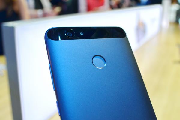 IFA 2016: Primele impresii despre Huawei Nova, telefon feminin şi reîncarnare de Nexus 6P (Video)