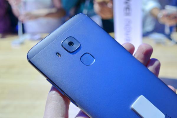 IFA 2016: Primele impresii despre Huawei Nova Plus - undeva între Honor şi Mate, cu design de Mate 8 compact (Video)