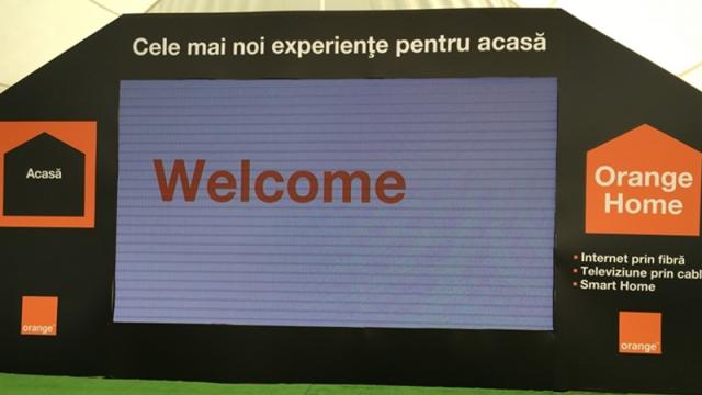 <b>Orange Romania lanseaza pachetul Orange Home; serviciile convergente ajung în 90 orașe</b>Nu doar Vodafone România a avut pregătit un eveniment de presă pentru ziua de 5 septembrie, ci și rivalul Orange România. Acest din urmă operator a lansat oficial pachetul de servicii convergente Orange Home ce include internet prin fibră optică, telefoni