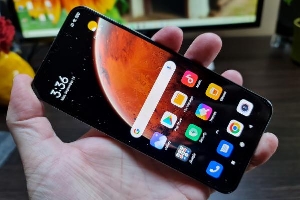 Xiaomi Mi 10 Lite 5G: OS, UI, aplicaţii care ne-au adus primul contact cu MIUI 12