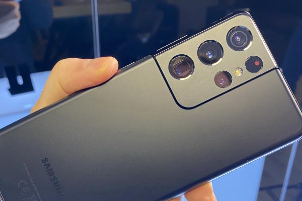 Samsung Galaxy S21 Ultra 5G hands-on review: design revoluţionar al camerei, opţiuni Portrait noi, S-Pen, un "Feedback Phone"