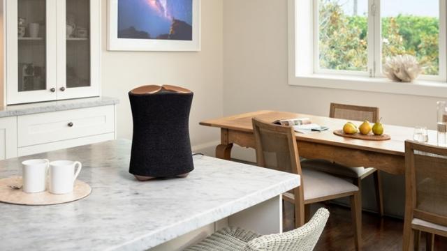 <b>CES 2021: Sony anunţă boxele wireless SRS-RA5000 și SRS-RA3000, cu acustică la 360 de grade și imersivă</b>Sony a anunţat în cadrul CES 2021 noi boxe wireless, Sony SRS-RA5000 şi SRS-RA3000. Acestea vin cu suport Sony 360 Reality Audio şi Immersive Audio Enhancement. Oferă o experienţă de ascultare premium acasă şi o calibrare optimă a sunetului. Acestea sunt 