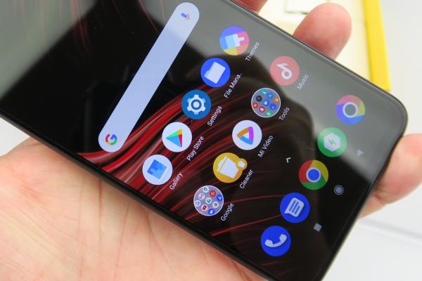 POCO M3 Pro 5G: OS, UI, aplicaţii clasice Xiaomi, Redmi şi un MIUI familiar