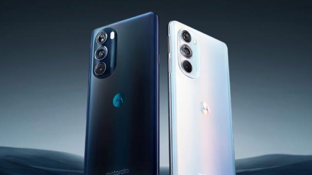 <b>Motorola Edge 30 Pro va primi accesorii inedite! Apar schițe pentru un stylus activ și o husă smart</b>Motorola urmează să lanseze la nivel global noul său flagship din 2022. Nu e încă clar dacă va debuta sub numele de Motorola Edge 30 Pro sau Ultra încă, dar știm sigur că este vorba despre varianta rebranduită a modelului Edge X30, lansat momentan doar
