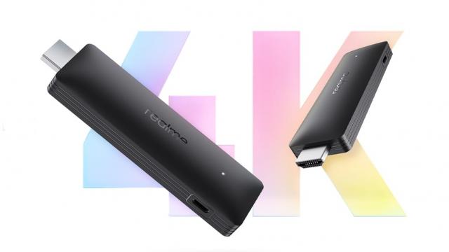 <b>realme aduce în România dongle-ul 4K Smart Google TV Stick; Iată cât costă </b>A doua parte a lunii ianuarie începe cu un debut important pe plan local, cel asociat lui realme 4K Smart Google TV Stick. Avem aici de-a face cu un dongle TV rival pentru Chromecast, produs care începând de astăzi este disponibil la vânzare 