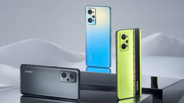 <b>realme GT Neo3 are o parte din specificații dezvăluite! Display AMOLED, procesor Dimensity 8000 și baterie generoasă</b>Printre modelele care au făcut ca realme să fie compania cu cea mai rapidă creștere a anului trecut se află realme GT și derivatele acestui model, în speță realme GT Neo, Neo2 și Neo 2T. Aflăm azi că producătorul urmează să anunțe un nou terminal