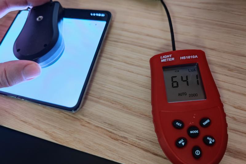 Luminozitate display OPPO Find N 5G și ecranul văzut la microscop: OPP-Find-N_087.jpg