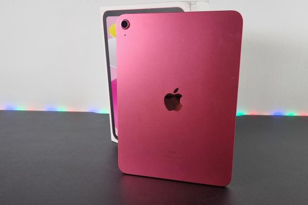 Apple iPad 10 (2022) - Cameră de smartphone midrange din 2023, utilă pentru scanat documente, videoconferințe