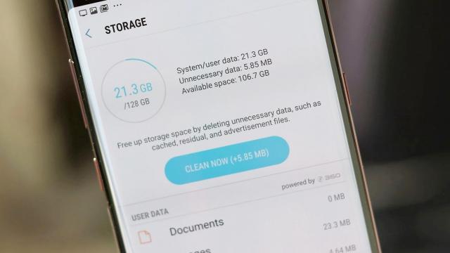 <b>Samsung schimbă modul în care e calculată stocarea smartphone-urilor odată cu One UI 6.0</b>Samsung a lansat One UI 6.0, cea mai nouă interfață disponibilă pentru flagship-urile Galaxy S23 încă de la sfârșitul lunii octombrie. Au fost prezentate funcționalitățile sale, noile opțiuni sosite odată cu această versiune, dar iată că apar și lucruri