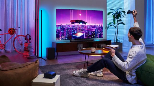 <b>TCL a pregătit oferte exclusive de Black Friday, inclusiv televizoare de dimensiuni mari și electrocasnice smart; De unde le poți comanda?</b>TCL este un brand care a crescut semnificativ în ultimii ani ca și popularitate, iar astăzi aflăm ce oferte speciale ne-a pregătit compania pentru perioada Black Friday 2023 care continuă pe plan local. Avem de-a face cu o selecție 