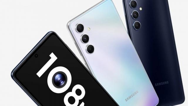 <b>Samsung Galaxy M55 apare în GeekBench cu un procesor surprinzător: Snapdragon 7 Gen 1</b>Ne apropiem de lansarea multor smartphone-uri midrange și high midrange Samsung. Au avut parte de scăpări modele precum Galaxy A15, Galaxy A25 5G, dar și Galaxy A55 până acum. Ei bine, apare în GeekBench azi și un telefon mai „exotic” și anume Galaxy M55