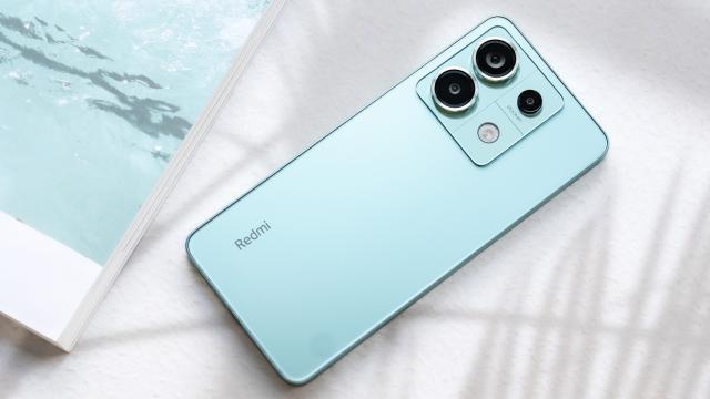 <b>Seria Redmi Note 13 ar putea debuta mai repede decât credeam; Modelul Pro sosește în variate 4G și 5G</b>Seria Redmi Note 13 e lansată deja în China din luna septembrie a acestui an. Cumva credeam că la nivel global lineup-ul ar putea sosi mult mai târziu, undeva în luna martie-aprilie a anului 2024. Totuși, după scăpările recente pare că debutul ar putea