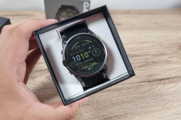 Garmin Enduro 3 - Unboxing